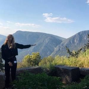 Meet your Posher, Kinzi